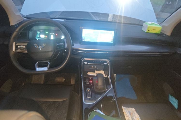 Used Wuling Asta 2022 2.0L DHT Electric-Speed Version
