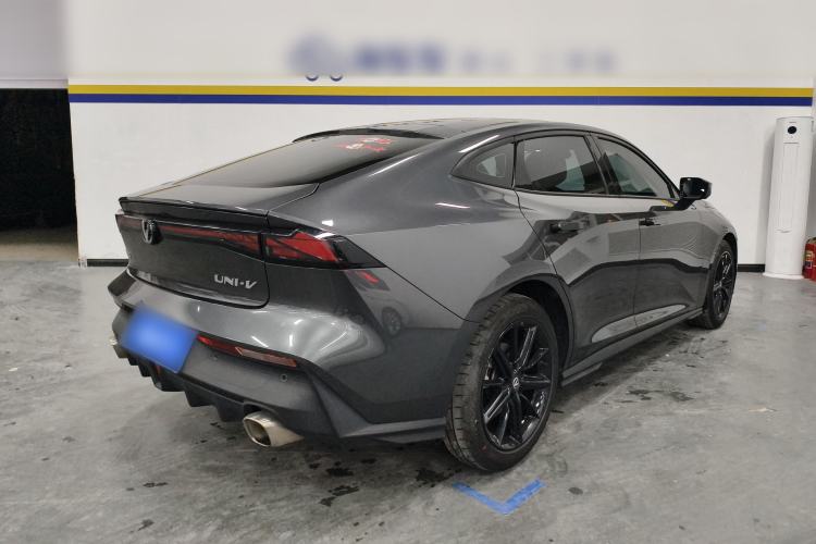 Used Changan UNI-V 2022 1.5T Prestige Version
