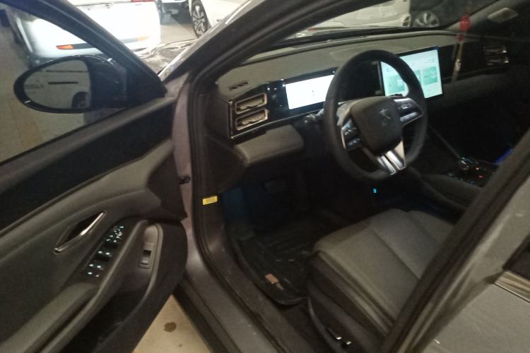 Used BYD Qin L 2024 DM-i 120KM Beyond Model
