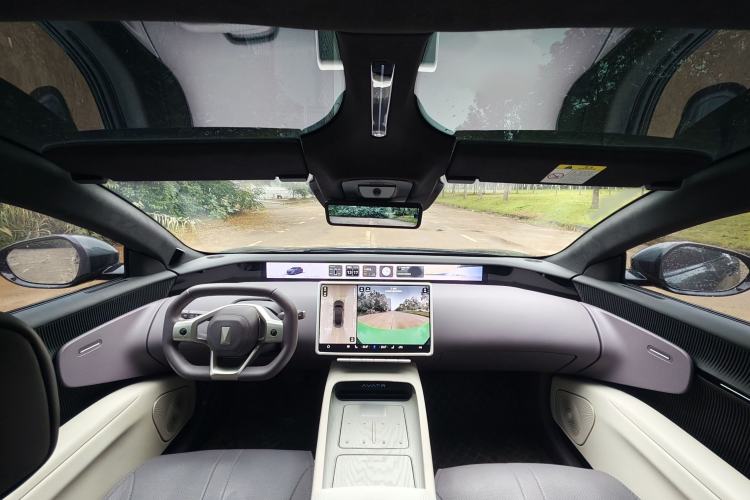 Used  12 2024 700 Three-Laser Rear-Wheel Drive Luxury Edition