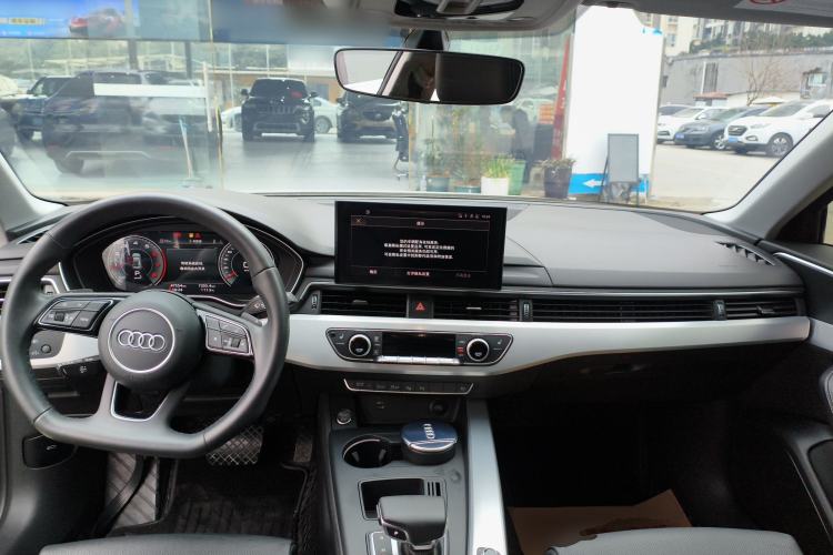 Used Audi A4L 2022 40 TFSI Luxury Dynamic Model
