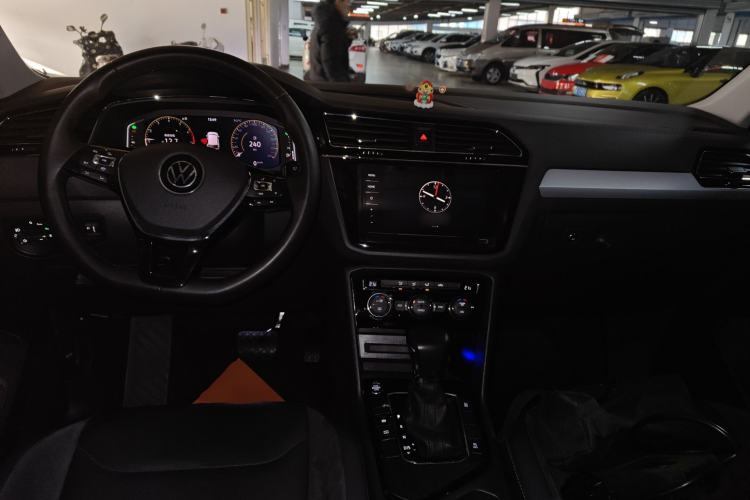 Used Volkswagen Tiguan L 2021 330TSI Automatic Two-Wheel Drive Smart Edition
