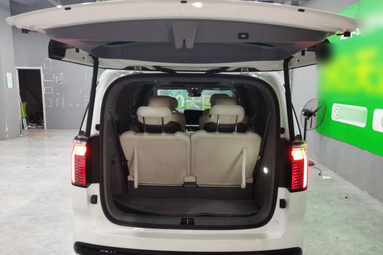 Used Zeekr 009 2022 WE Edition
