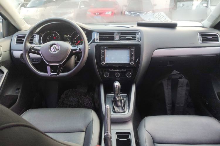 Used Volkswagen Sagitar 2016 230TSI 25th Anniversary Edition
