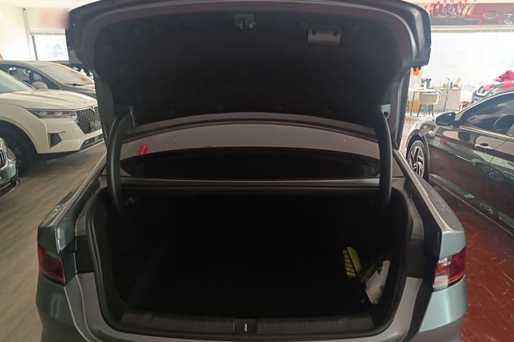 Used BYD Qin L 2024 DM-i 80KM Beyond Model
