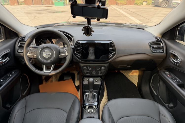 Used  Compass 2017 200T Automatic Prestige Edition
