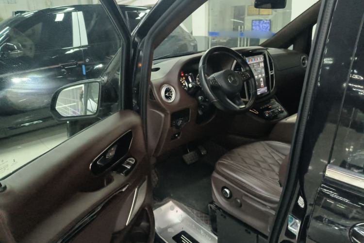 Used Mercedes-Benz V-Class 2016 V 260 Avantgarde Edition
