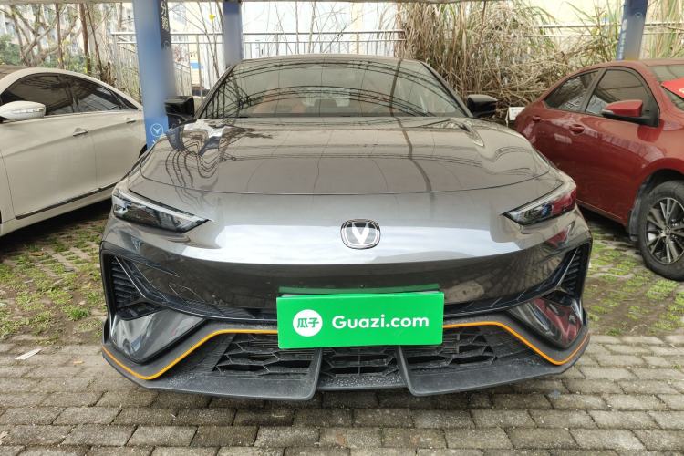 Used Changan UNI-V 2025 Model Third-Generation 2.0T Dynamic Edition