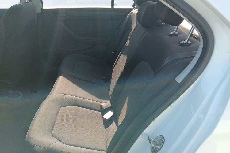 Used Volkswagen Jetta 2015 Value Edition 1.6L Manual Fashionable Style
