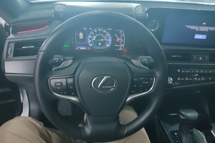 Used Lexus ES 2023 200 Excellence Edition
