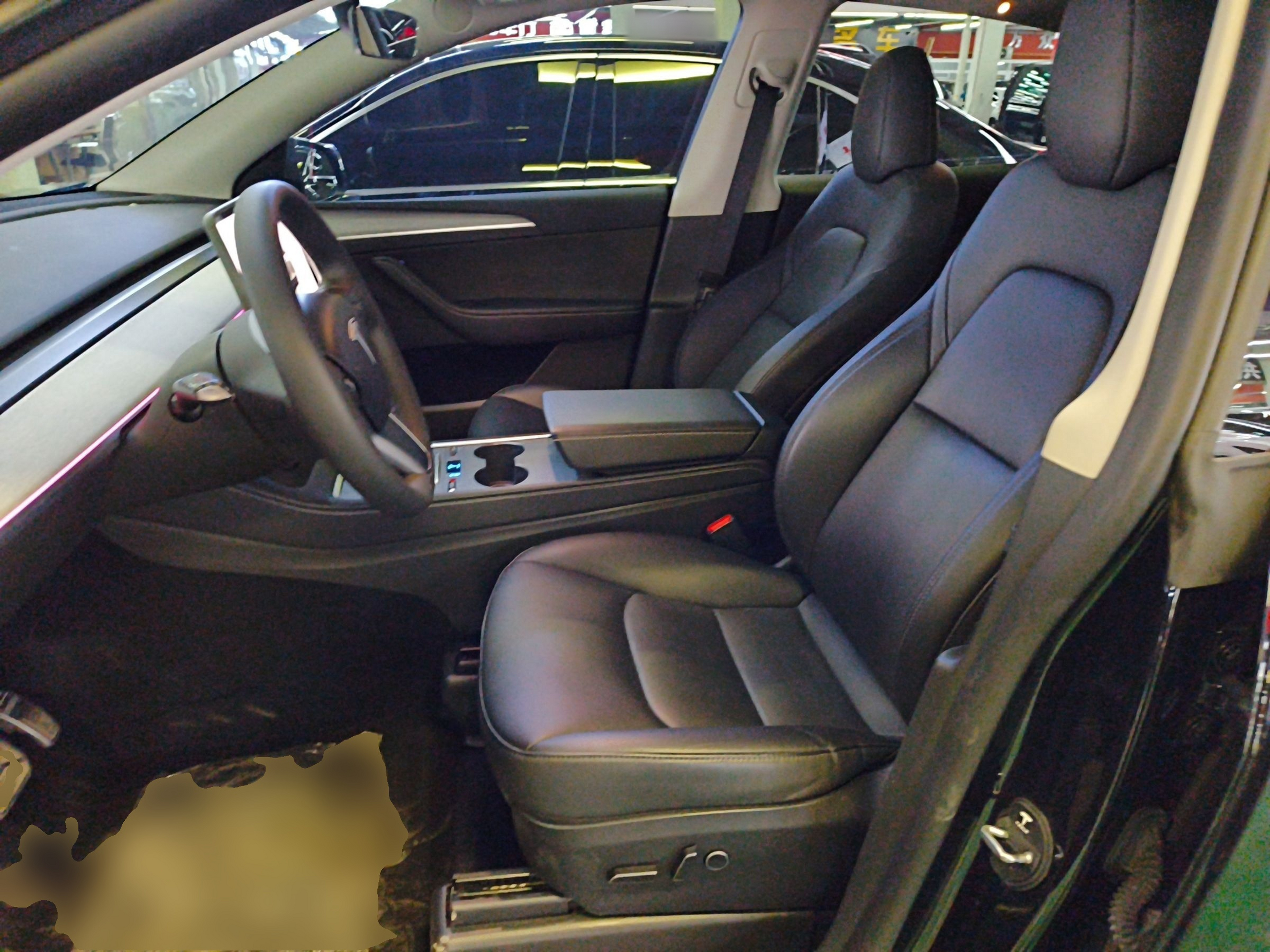 Переднее сиденье в автомобиле