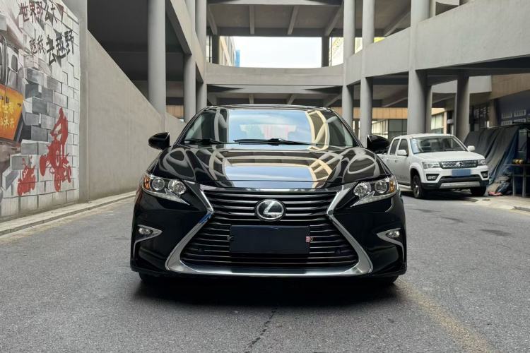 Used Lexus ES 2016 200 Midnight Special Limited Edition
