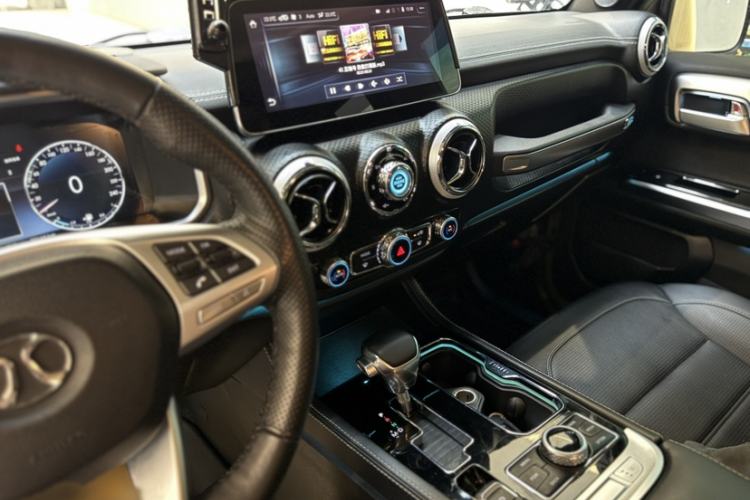 Used  BJ40 2019 2.3T Automatic Four-Wheel Drive Shengshi Huazhang Edition China VI Emission Standard