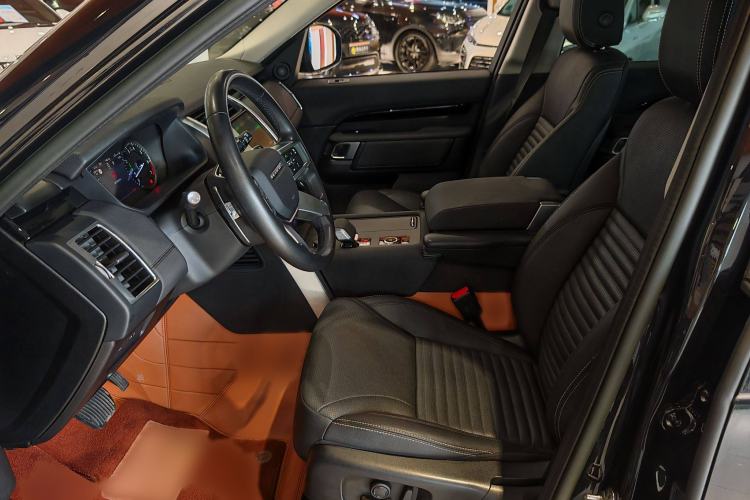Used Land Rover Discovery 2023 300PS S
