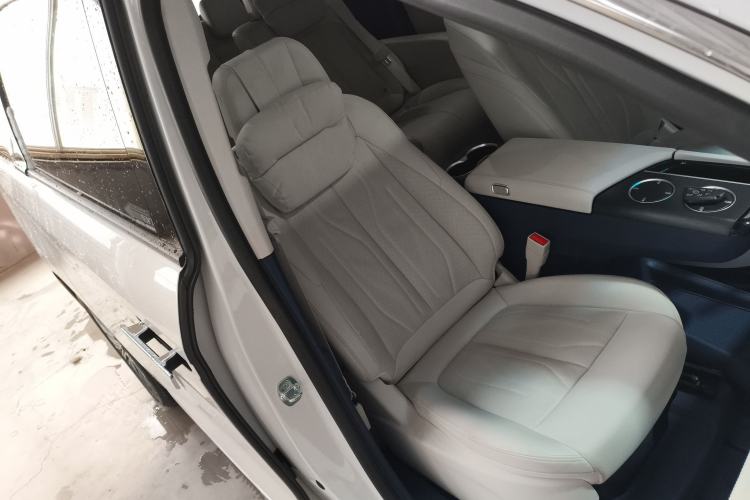 Used Buick GL8 New Energy 2024 Lu Zun Luxury Edition 7-Seater
