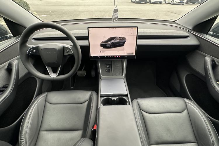 Used Tesla Model Y 2025 Rear-Wheel-Drive Version
