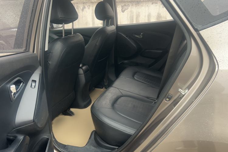 Used Hyundai ix35 2013 2.0L Automatic Two-Wheel Drive Smart GLS China IV Standard