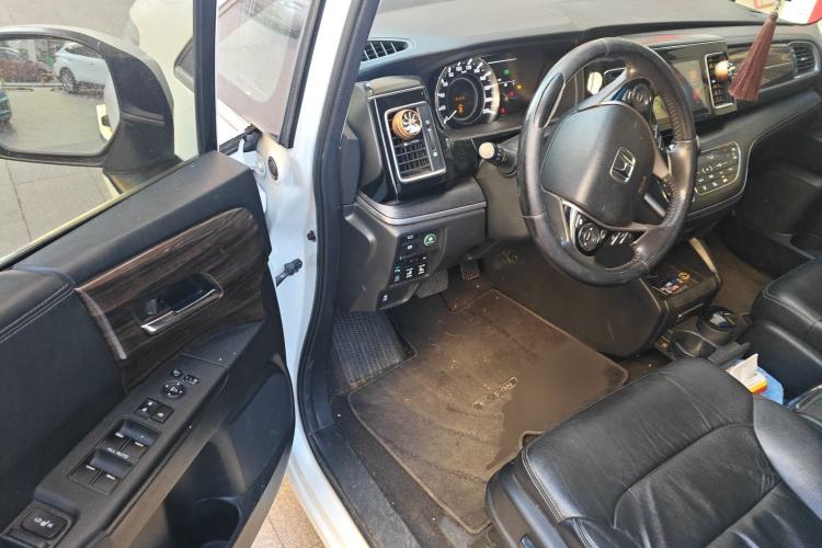 Used Honda Elysion 2016 2.4L Luxury Edition
