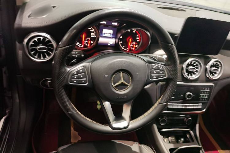 Used Mercedes-Benz GLA 2018 GLA 200 Fashion Model