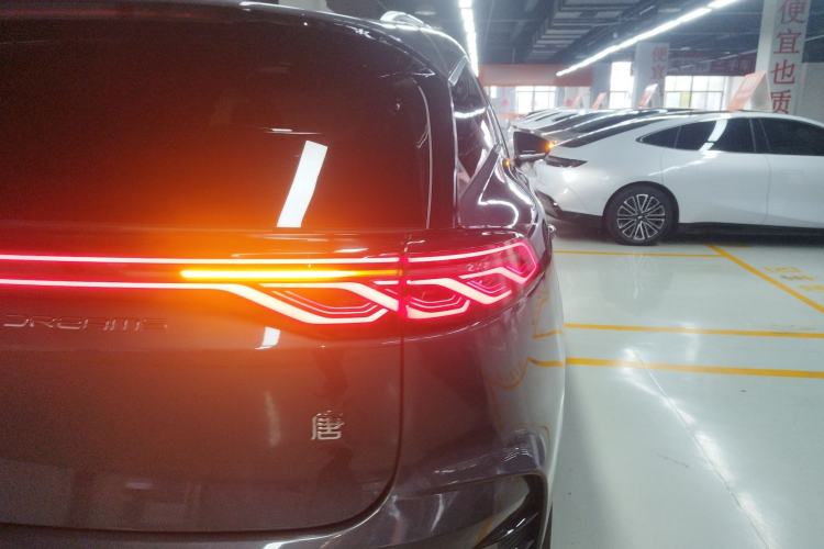 Used BYD Tang New Energy 2024 DM-i Glory Edition 112KM Prestige Model
