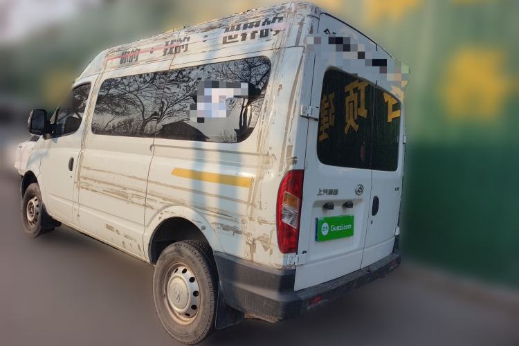 Used SAIC MAXUS Xintu V80 2019 2.5T Classic Edition 6-Speed Manual – Aoyuntong Modified Version Short Wheelbase Mid-Height Roof 5/6 Seats
