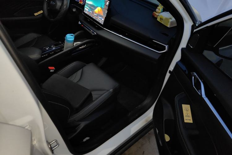 Used Geely Auto Coolray 2025 Bin Yue L 1.5T DCT Starlight Edition