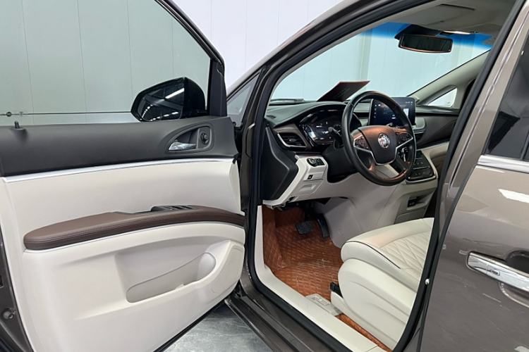 Used Buick GL8 2021 Land Cruiser Executive Class 652T Luxury Model
