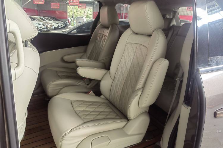 Used Buick GL8 2021 Land Cruiser Executive Class 652T Comfort Model
