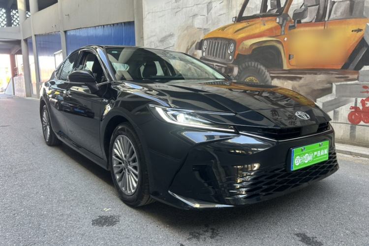 Used Toyota Camry 2024 Dual-Motor 2.0 HGVP Luxury Edition
