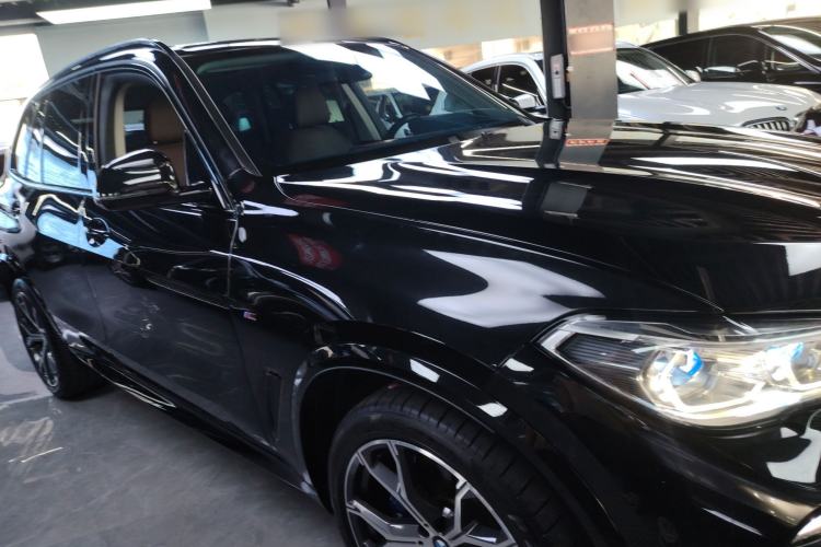 Used BMW X5 2021 xDrive40i Luxury Model with M Sport Package
