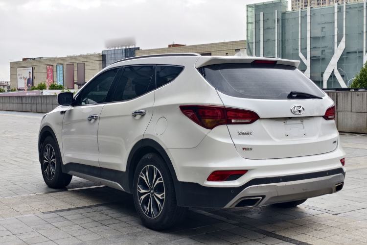 Used Hyundai Santa Fe 2017 2.0T Automatic All-Wheel Drive Smart 7-Seater
