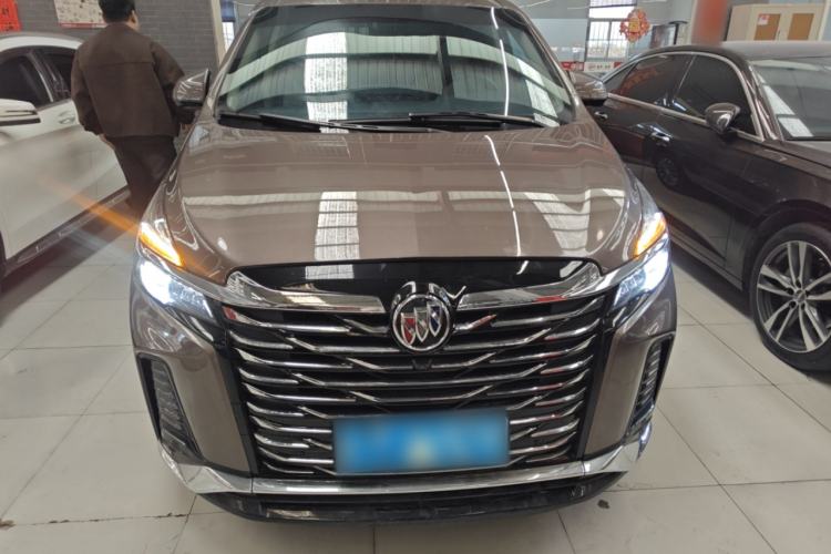 Used Buick GL8 2023 Facelifted Land Cruiser Executive Luxury Version
