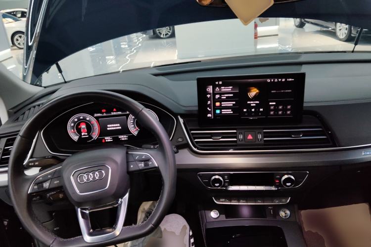 Used Audi Q5L 2025 quattro 45th Anniversary Edition 40 TFSI Sporty and Dynamic Model
