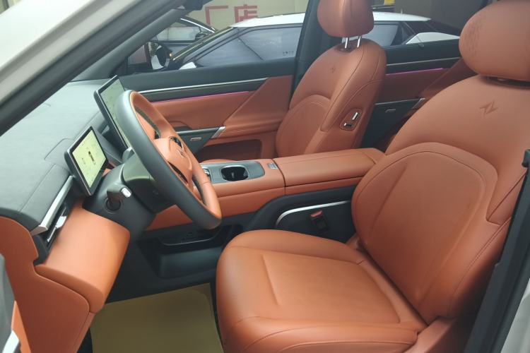 Used  eπ008 2024 210Max Range-Extended Version 6 Seats
