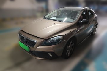 Used Volvo V40 2014 Cross Country T5 AWD Smart Luxury Edition