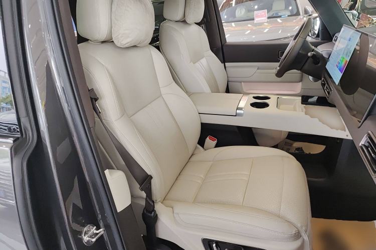 Used Li Auto MEGA 2024 Ultra Model
