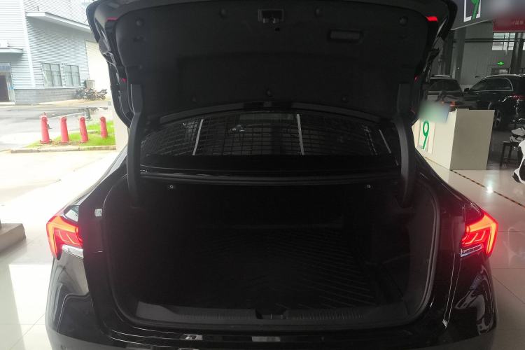 Used Buick LaCrosse 2025 28T Platinum Edition
