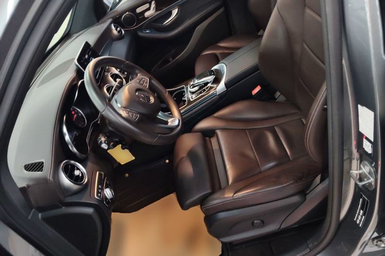 Used Mercedes-Benz GLC 2019 Facelift GLC 260 L 4MATIC Luxury Model
