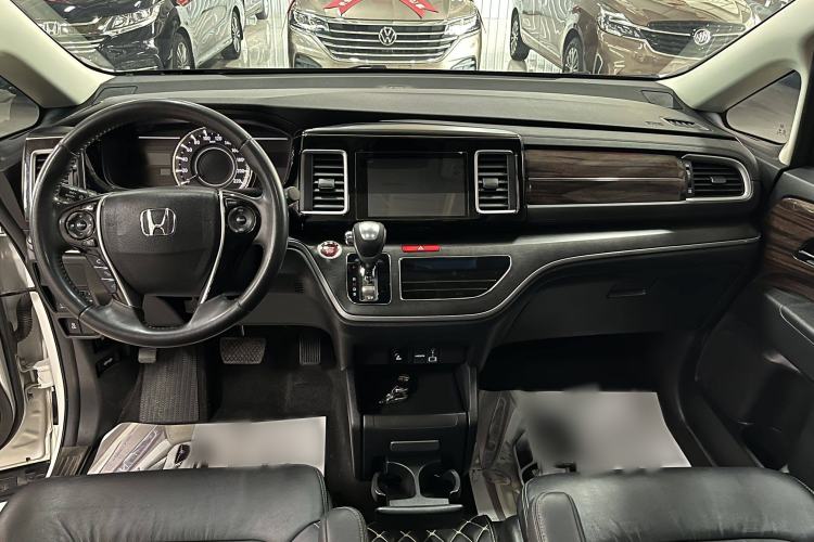Used Honda Elysion 2016 2.4L Style Edition
