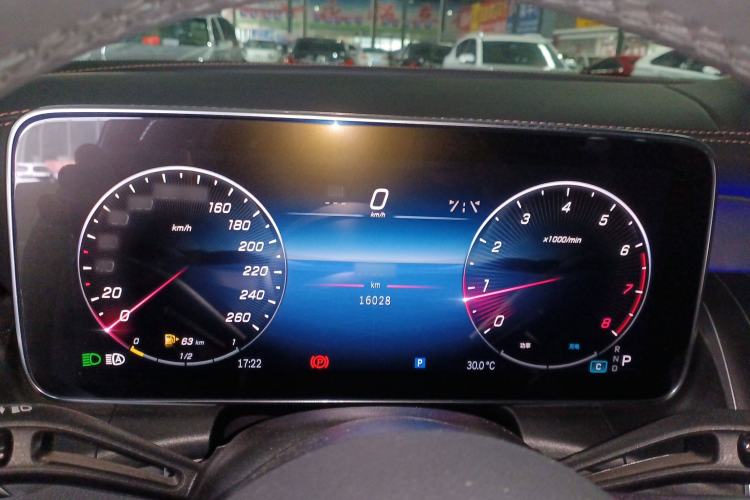 Used Mercedes-Benz GLC 2023 Facelift GLC 260 L 4MATIC Luxury Version 5 Seats
