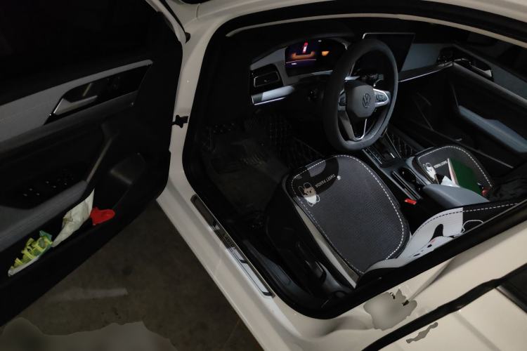 Used Volkswagen Lavida 2023 Revised Version 1.5L Automatic – Full-Option Edition
