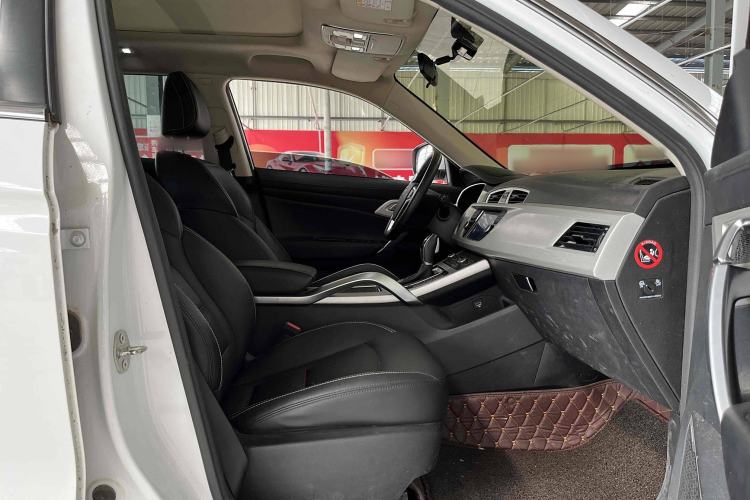 Used Geely Auto Emgrand X7 Sport 2018 1.8TD Automatic Two-Wheel Drive Smart Connect 4G Internet Edition
