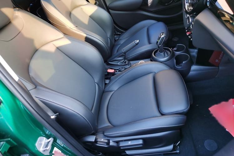 Used  MINI 2022 Updated 1.5T COOPER Classic Edition Five-Door Version
