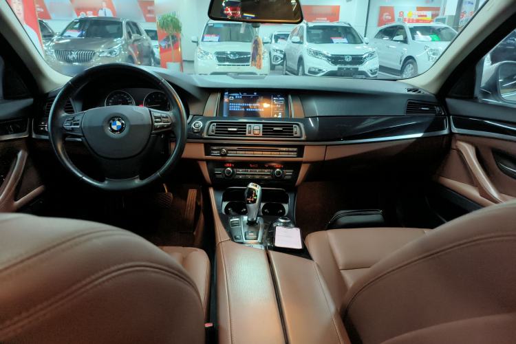 Used BMW 5 Series 2014 520Li Elegant Model
