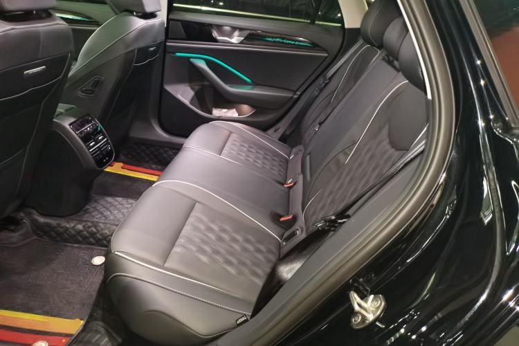 Used Volkswagen Magotan 2024 380TSI DSG Prestige Edition DaMai Package
