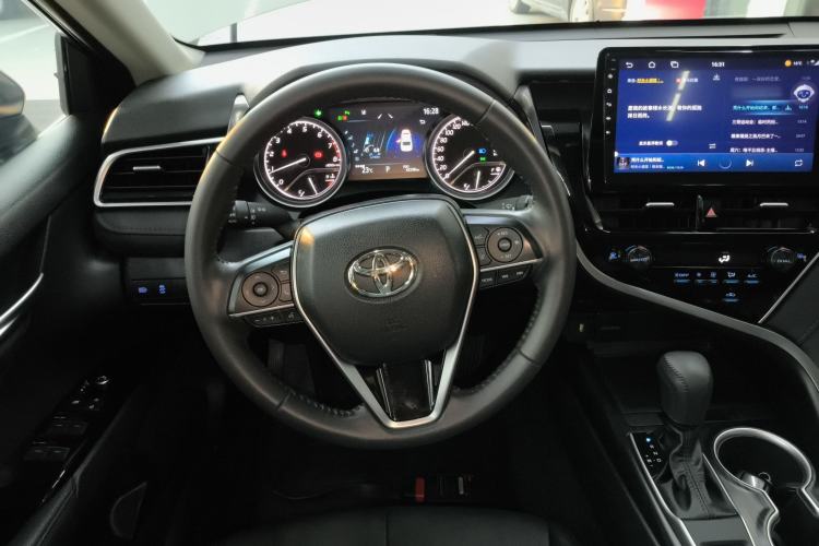 Used Toyota Camry 2021 2.0G Luxury Edition
