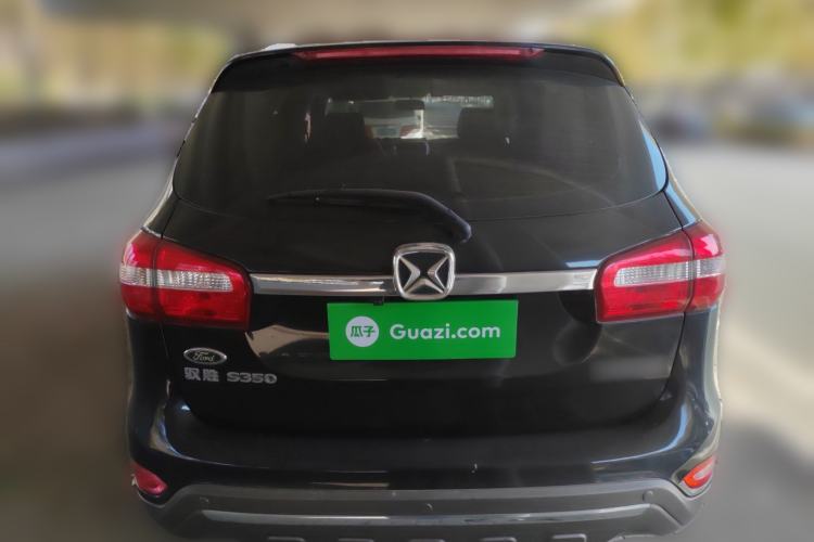 Used JMC Yusheng S350 2014 2.4T Automatic 2WD Diesel Luxury Version with Sunroof 5 Seats
