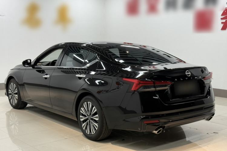 Used Nissan Teana 2024 2.0L SV Black Gold Edition
