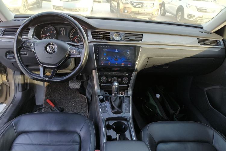 Used Volkswagen Passat 2017 330TSI DSG Luxury Edition
