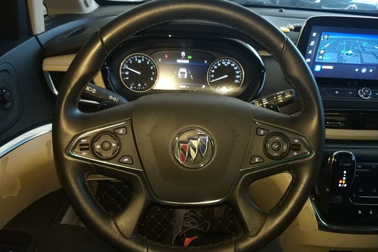 Used Buick GL8 2023 Facelifted Land Cruiser Executive Luxury Version
